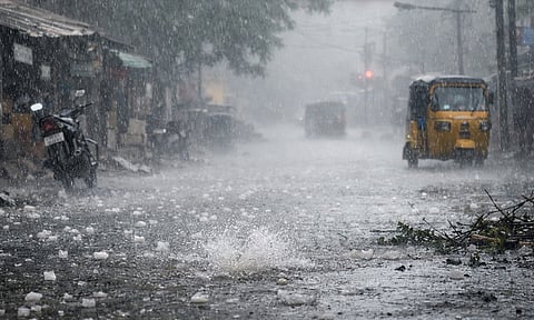 கோவை: மதுக்கரை சீரபாளையத்தில் ஆலங்கட்டி மழை