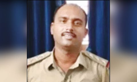 நள்ளிரவில் சுவர் ஏறி குதித்து பெண் வீட்டுக்குள் புகுந்த இன்ஸ்பெக்டர் பணி இடைநீக்கம்