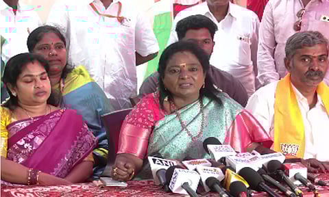 கனிமொழி டெல்லி செல்லும் போது இ.பி.எஸ் செல்ல கூடாதா? - தமிழிசை சவுந்தரராஜன் கேள்வி