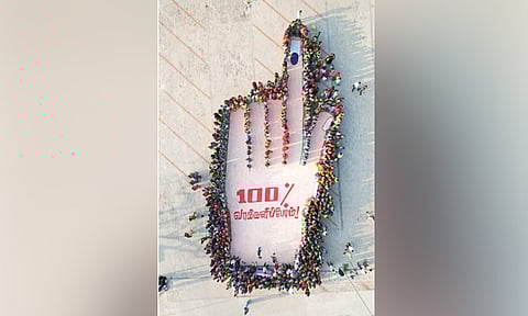 மயிலாடுதுறை: 100 சதவீதம் வாக்களிப்பதை வலியுறுத்தி விழிப்புணர்வு நிகழ்ச்சி