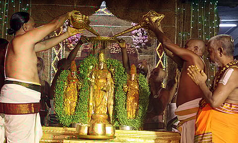 வசந்த உற்சவ சிறப்பு திருமஞ்சனம் (கோப்பு படம்)