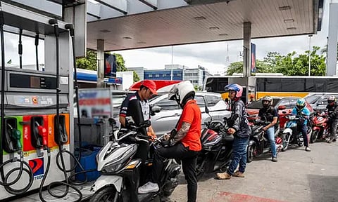 எரிபொருள் விநியோக தட்டுப்பாடு.. முதல் நாடாக ‘அவசர நிலை’ பிரகடனத்தை அறிவித்தது பிலிப்பைன்ஸ்