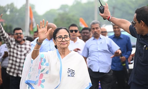 இப்போது வாக்குரிமை பறிப்பு... அடுத்து குடியுரிமை பறிப்பு - தேர்தல் ஆணையம், பாஜகவை சாடிய மம்தா பானர்ஜி