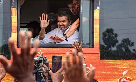 சென்னையில் நாளை மறுநாள் விஜய் பிரசாரம்: 5 தொகுதிகளுக்கு செல்ல திட்டம்