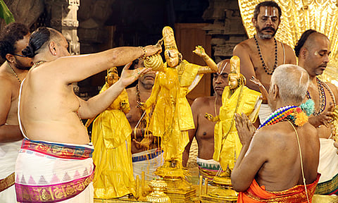 ராம நவமி சிறப்பு அபிஷேகம்