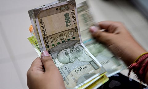 டாலருக்கு நிகரான இந்திய ரூபாயின் மதிப்பு வரலாறு காணாத வீழ்ச்சி