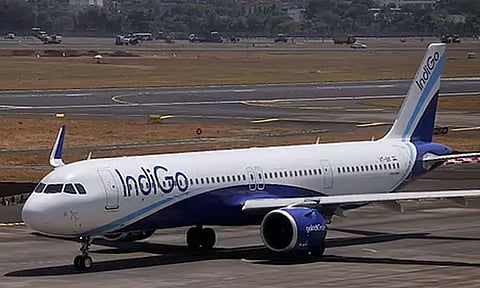 இயந்திரக்கோளாறு காரணமாக டெல்லியில் இண்டிகோ விமானம் அவசரமாக தரையிறக்கம்