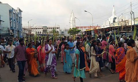 குருத்தோலை பவனி