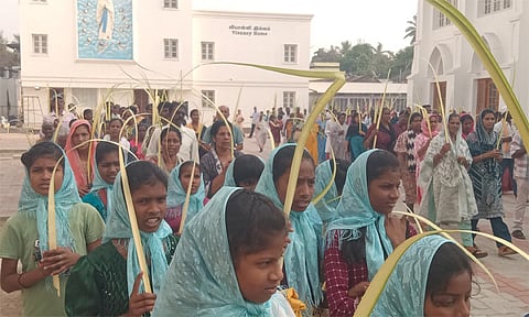 குருத்தோலை பவனி