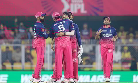 ஐபிஎல்: ராஜஸ்தான் அபார பந்துவீச்சு... சென்னை 127 ரன்னுக்கு ஆல் அவுட்