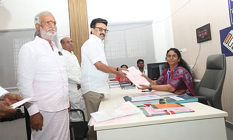 மு.க.ஸ்டாலினிடம் சொந்தமாக வாகனங்கள் இல்லை - வேட்பு மனுவில் தகவல்