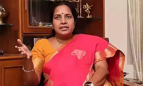 கிருஷ்ணகிரி அருகே ஓடும் பேருந்தில் கல்லூரி மாணவியை கடத்த முயற்சி-வானதி சீனிவாசன் விமர்சனம்