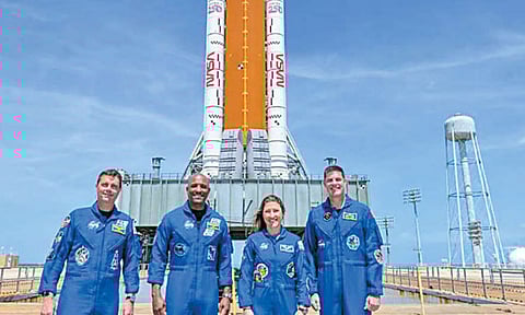 53 ஆண்டுகளுக்கு பின் மீண்டும் நிலவுக்கு மனிதனை அனுப்பும் அமெரிக்கா