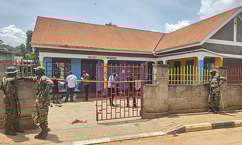 உகாண்டா: பள்ளியில் நடந்த கத்திக்குத்து தாக்குதலில் 4 குழந்தைகள் பலி - அதிர்ச்சி சம்பவம்