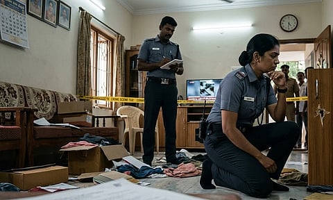 போலீசார் வீடுகளில் கைவரிசை காட்டிய கொள்ளையர்கள்: பல லட்ச ரூபாய் மதிப்புள்ள நகை, பணம் கொள்ளை