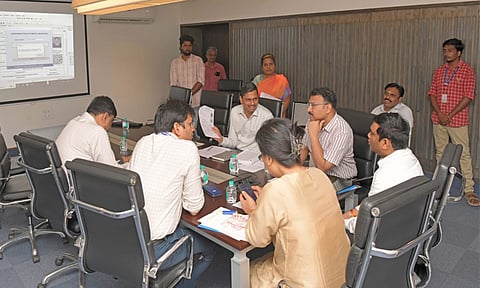 தூத்துக்குடி: 246 பதற்றமான வாக்குச்சாவடிகளுக்கு 244 நுண் பார்வையாளர்கள் நியமனம்