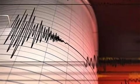 இந்தோனேசியாவில் சக்தி வாய்ந்த நிலநடுக்கம்: சுனாமி எச்சரிக்கை விடுப்பு- மக்கள் பீதி