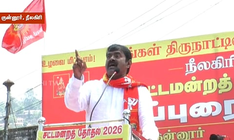 ‘பா.ஜ.க.வை எதிர்த்து விஜய் ஒரு வார்த்தை கூட பேசவில்லை’ - சீமான்