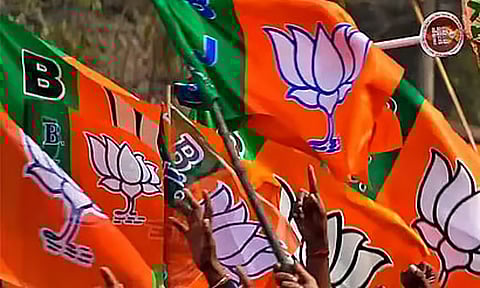 கட்சி அறிவிக்கும் முன்பே வேட்புமனுதாக்கல்: பா.ஜ.க. நிர்வாகி நீக்கம்