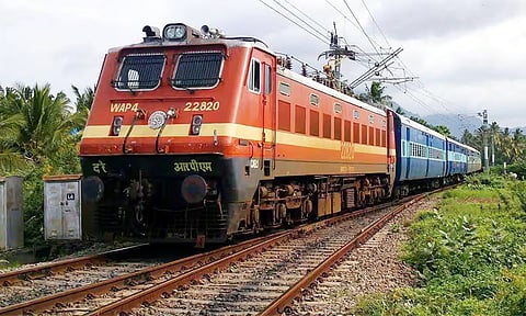 கோடைகாலத்தையொட்டி திருச்சி-பெங்களூரு இடையே சிறப்பு ரெயில் இயக்கம்