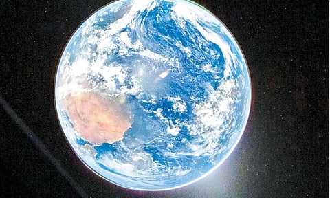 பூமியின் அழகை பாருங்க! விண்வெளியில் இருந்து படம் பிடித்த நாசா குழுவினர்