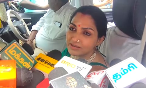 ‘என் தம்பி விஜய்யை விமர்சிக்க மாட்டேன்’ - குஷ்பு பேட்டி