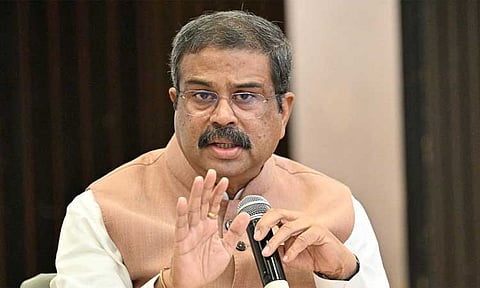 தோல்விகளை மறக்க இந்தி திணிப்பு என்பதா? - மு.க.ஸ்டாலின் பதிவுக்கு தர்மேந்திர பிரதான் பதில்