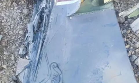 அமெரிக்க போர் விமானத்தில் இருந்து குதித்த விமானியை பிடித்தால் பரிசு - ஈரான் அறிவிப்பு