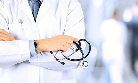 அமெரிக்காவில் மருத்துவ மோசடியில் ஈடுபட்ட இந்திய டாக்டருக்கு ரூ.114 கோடி அபராதம்