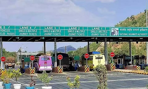 கடலூர்-கொத்தட்டை சுங்கச்சாவடியில் வசூல் நிறுத்தம்