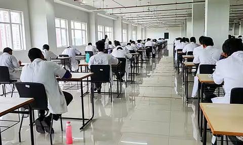 நாடு முழுவதும் நீட் தேர்வுக்கு 26 லட்சம் பேர் விண்ணப்பம்