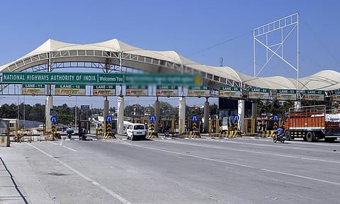 10-ம் தேதி முதல் டோல்கேட்களில் ரொக்கம் பெறப்படாது.. பாஸ்டேக், யு.பி.ஐ.யில் மட்டுமே இனி கட்டணம்