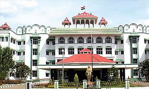 திருப்பரங்குன்றம் தீப விவகாரம்: தனி நீதிபதி பிறப்பித்த அனைத்து உத்தரவுகளுக்கும் இடைக்காலத் தடை