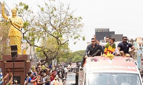 நெல்லையில் இன்று பிரசாரம்: திறந்த வேனில் நகர்வலம் செல்கிறார் விஜய்