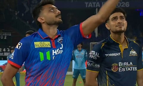 குஜராத்துக்கு எதிராக டெல்லி பந்துவீச்சு தேர்வு