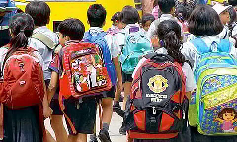 தமிழகத்தில் பள்ளிகளுக்கு கோடை விடுமுறை எப்போது? பள்ளி கல்வித்துறை அறிவிப்பு