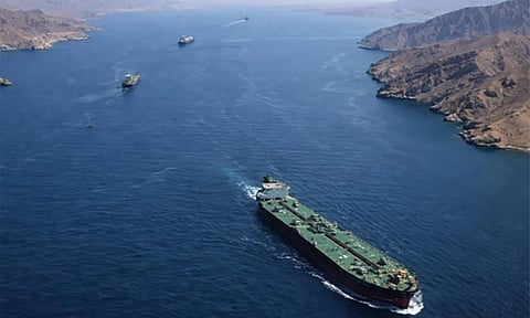 அதிகரிக்கும் பதற்றம்: ஹார்முஸ் ஜலசந்தியை மீண்டும் மூடிய ஈரான்.. இஸ்ரேல் காரணமா..?