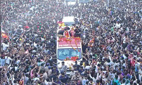 நாளை கடலூரில் பிரசாரம் மேற்கொள்ள விஜய்க்கு போலீசார் அனுமதி