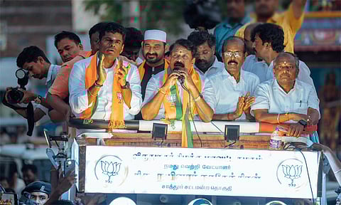 நயினார் நாகேந்திரனை ஆதரித்து சாத்தூர் தொகுதியில் அண்ணாமலை பிரசாரம்