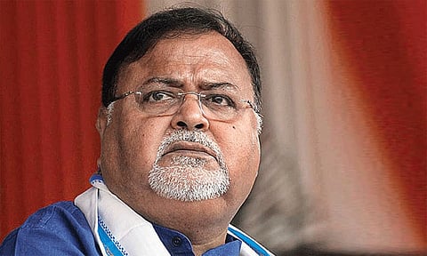 மேற்குவங்காளம்: முன்னாள் கல்வி மந்திரி வீட்டில் அமலாக்கத்துறை ரெய்டு