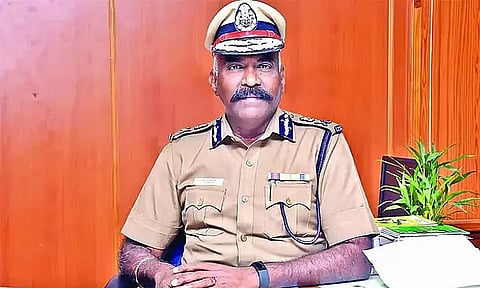 தேர்தல் நேரத்தில் பரபரப்பு: 22 நாட்கள் மருத்துவ விடுப்பில் செல்லும் டி.ஜி.பி டேவிட்சன் தேவாசிர்வாதம்