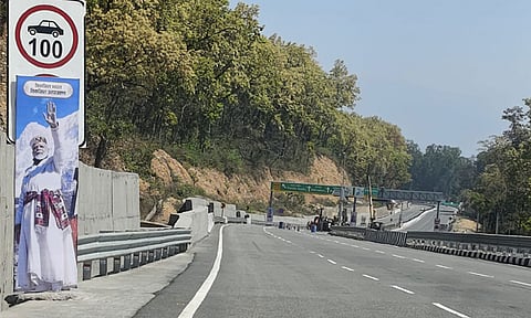 உத்தராகண்டில் பள்ளி குழந்தைகள் மந்திரம் உச்சரிக்க காளி கோவிலில் பிரதமர் மோடி நாளை சாமி தரிசனம்