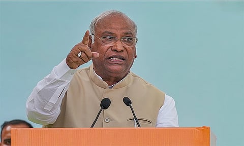 அனைத்து கட்சி கூட்டத்தை 29-ம் தேதி நடத்த வேண்டும்; பிரதமர் மோடிக்கு கார்கே வலியுறுத்தல்