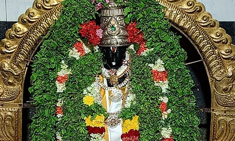 சிறப்பு அலங்காரத்தில் சேங்கல்மலை வரதராஜ பெருமாள்