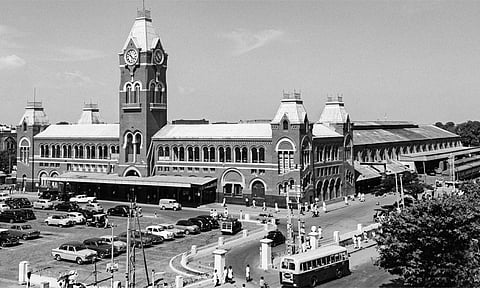 சென்னை சென்ட்ரல் ரெயில் நிலையம்