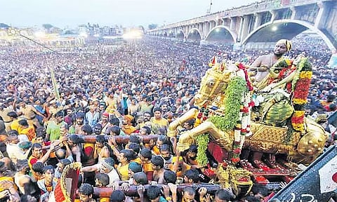 உலகப்புகழ்பெற்ற சித்திரை திருவிழா: மதுரைக்கு 29-ந்தேதி கள்ளழகர் புறப்படுகிறார்