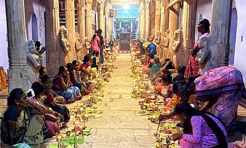 திருவிளக்கு பூஜை