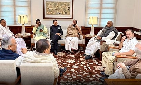 பரபரப்பான சூழலில் எதிர்க்கட்சிகள் இன்று ஆலோசனை