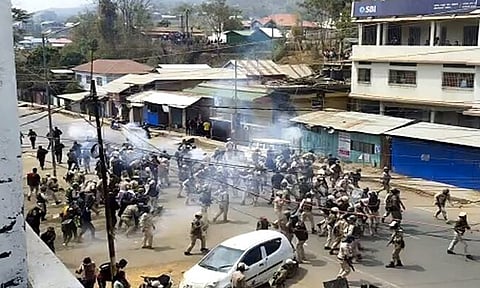 போராட்டக்காரர்கள் - பாதுகாப்பு படையினர் இடையே மோதல்: மணிப்பூரில் மீண்டும் பதற்றம்