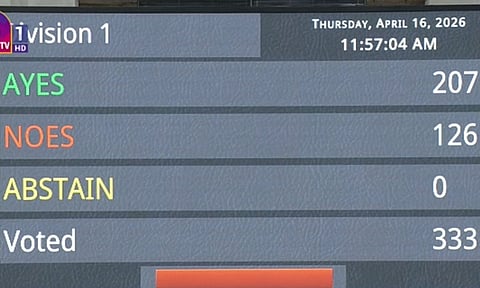 மசோதாக்களை குரல் வாக்கெடுப்பு மூலம் அறிமுகம் செய்ய எதிர்க்கட்சிகள் கடும் எதிர்ப்பு